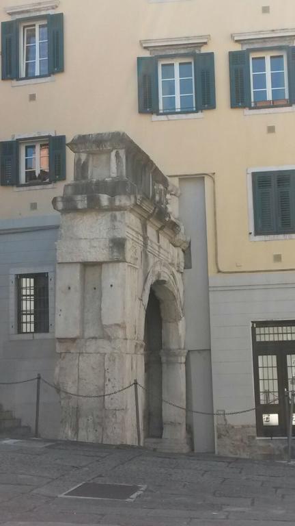 Capitelli