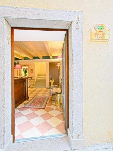 Capitelli Hotel *